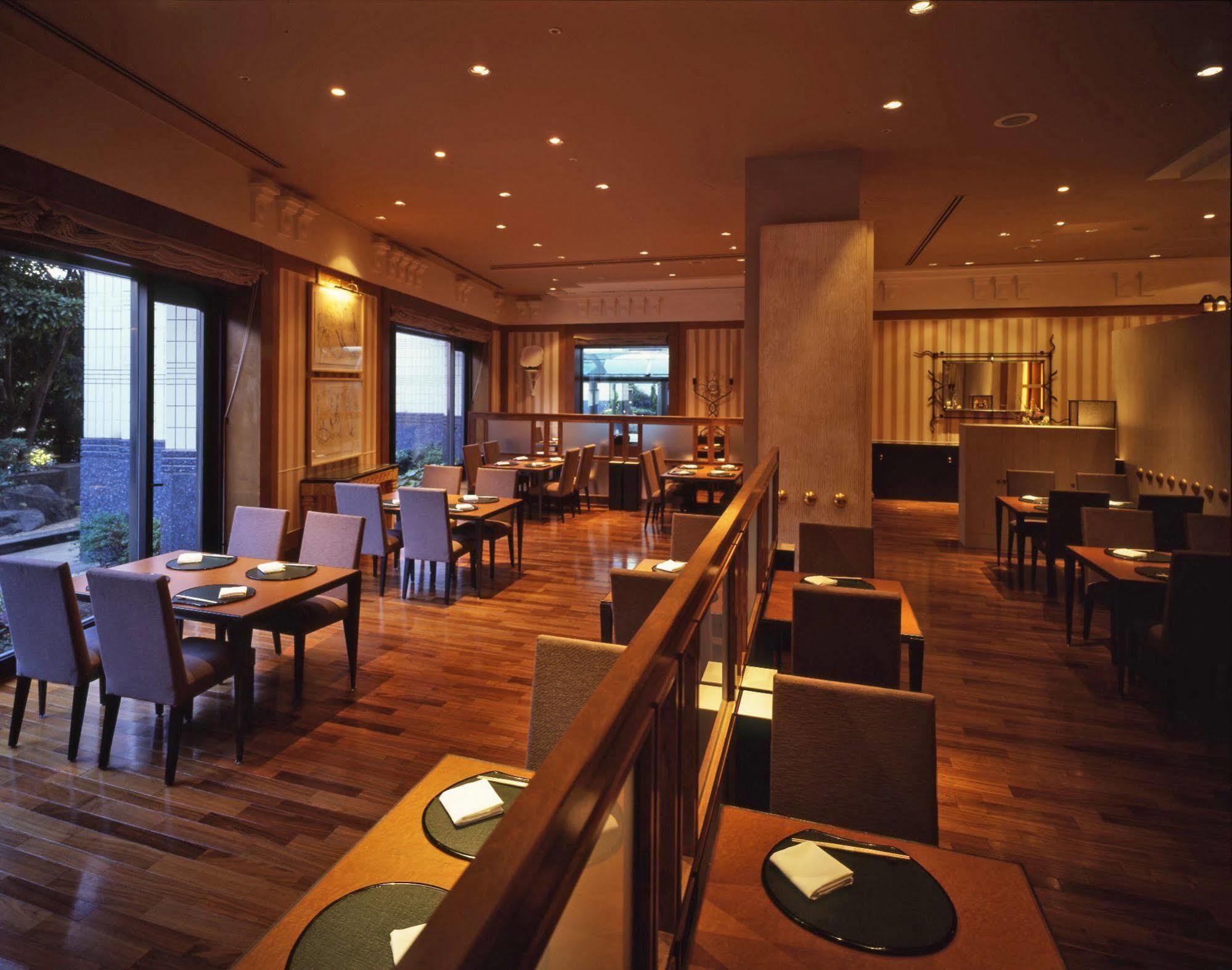 Hotel The Manhattan Chiba Exteriör bild